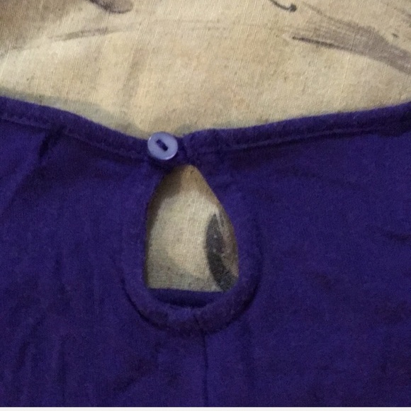 🌟5/$10🌟 Purple GAP tank *FIRM price* - Picture 5 of 8